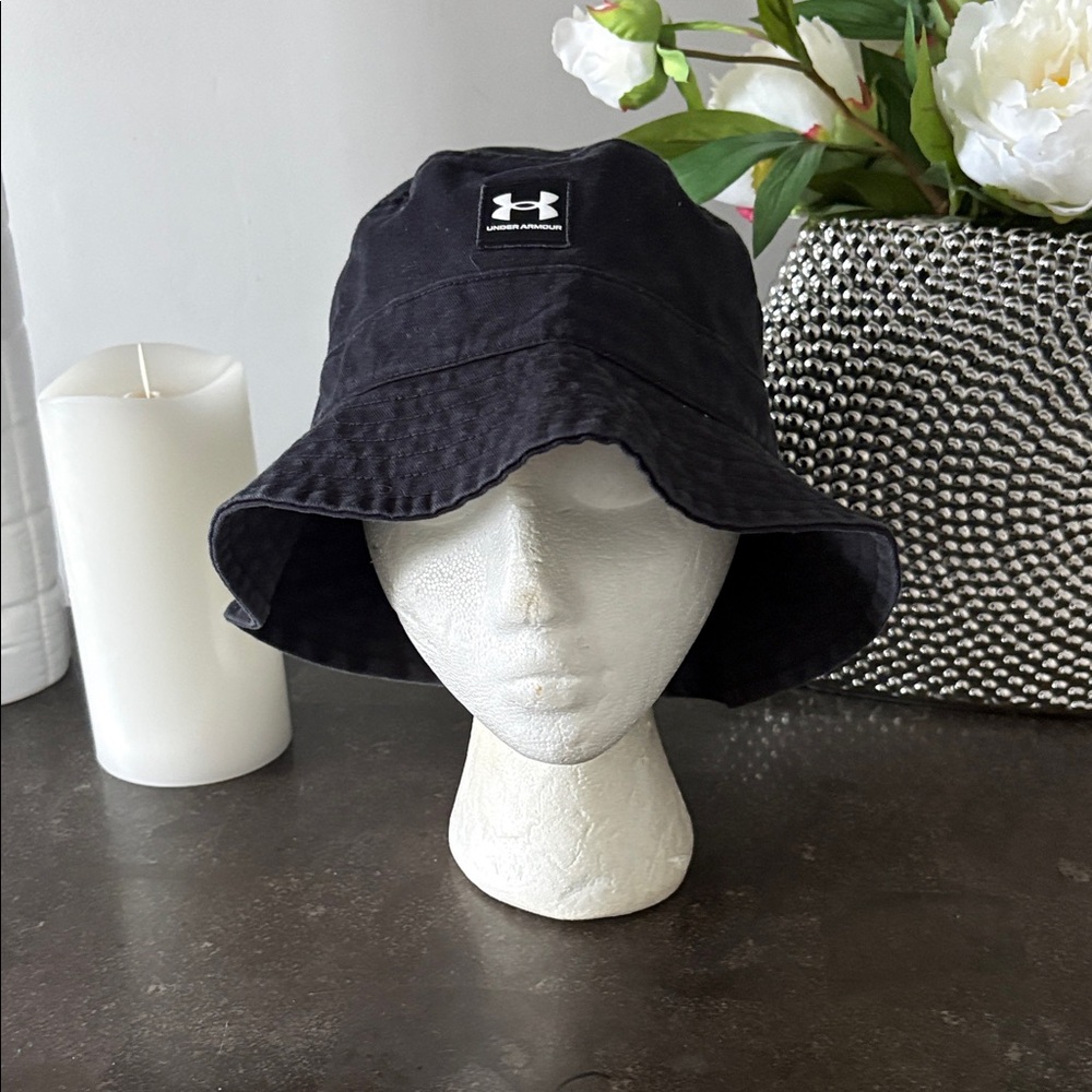 Under Armour Black Bucket Hat with Logo Patch